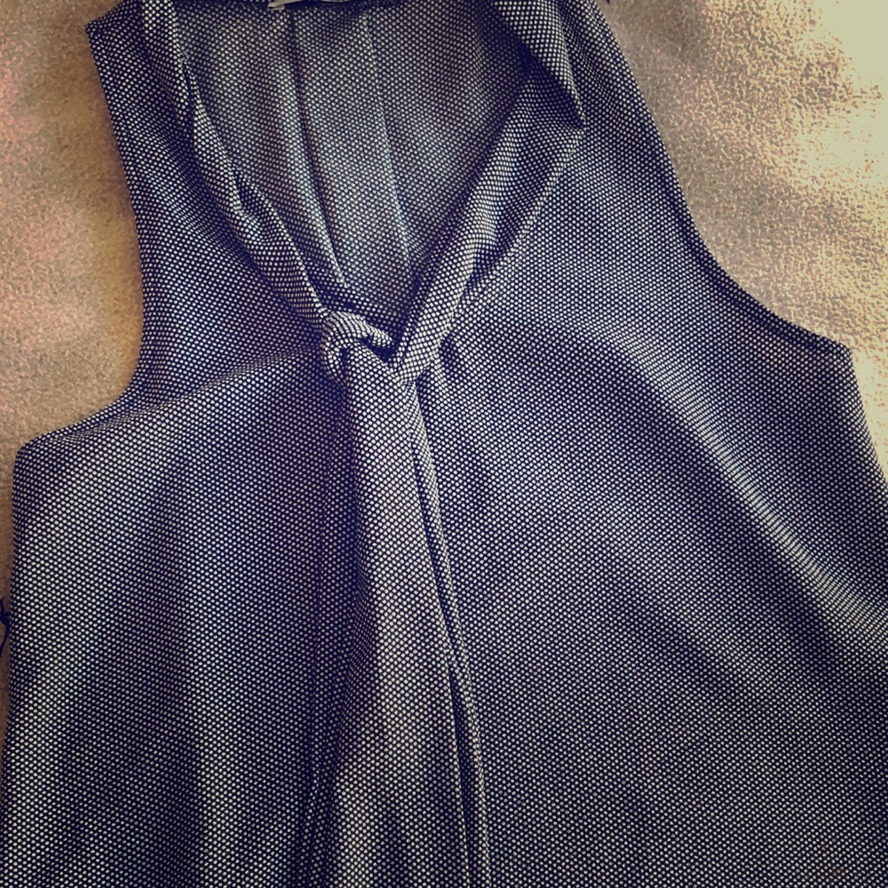 Ezra - Navy and white mini dot necktie tank